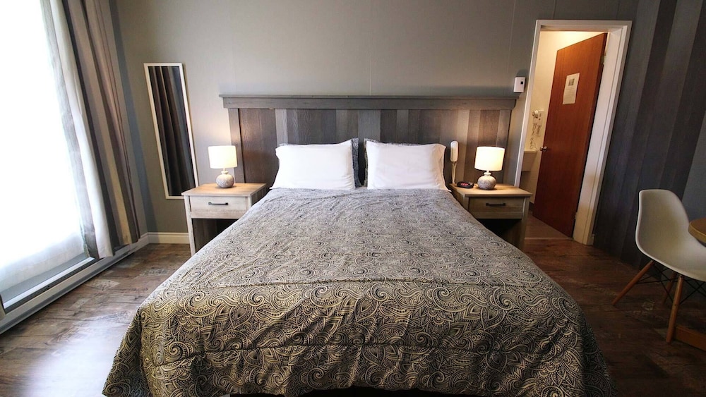Communicating Room, 1 Queen bed photo 3