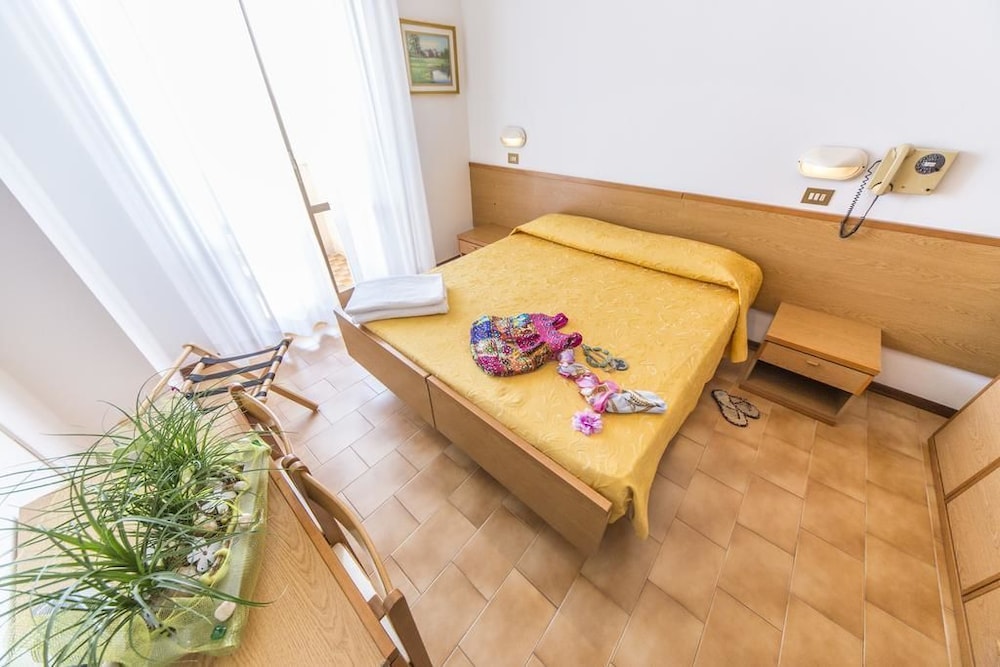 Standard Double Room Single Use photo 1