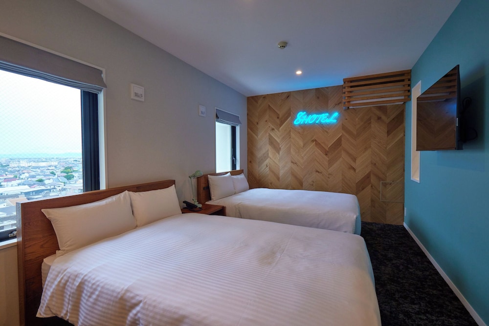 Superior Twin Room, Non Smoking photo 2