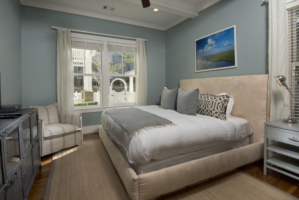 5 Bedroom Wilson Village Home 62