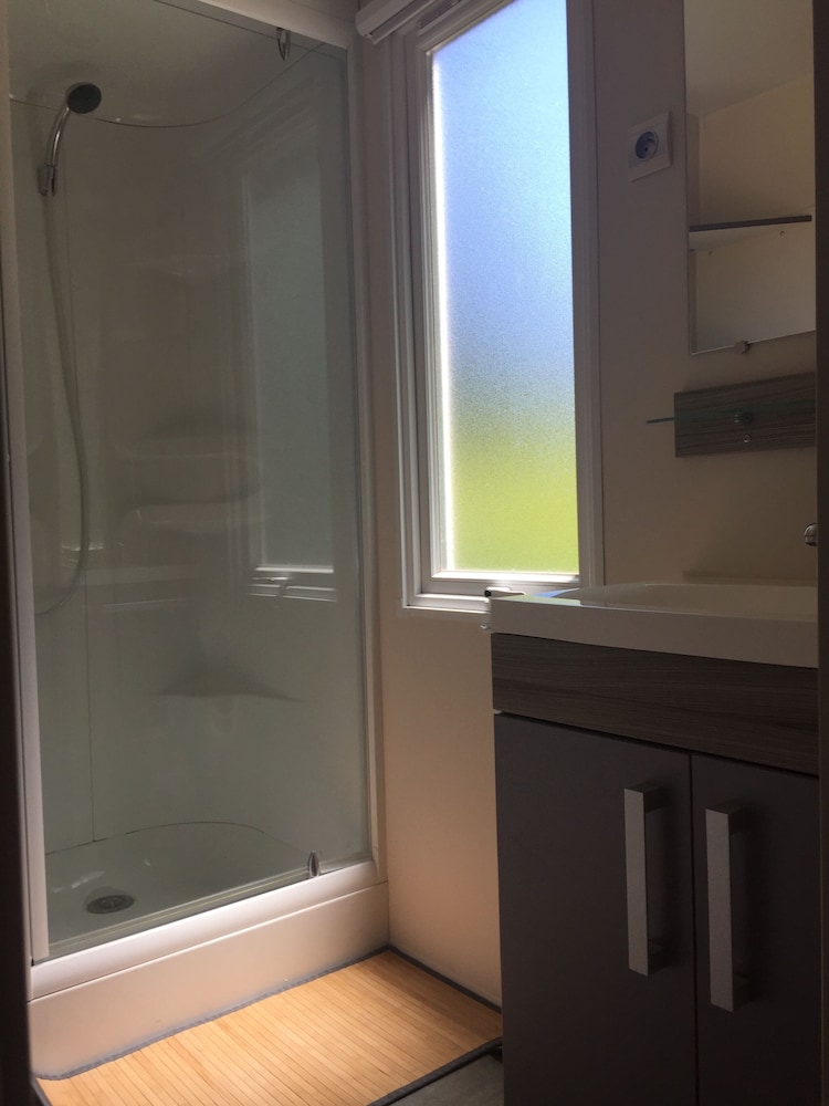 Comfort Mobile Home, 2 Bedrooms photo 2