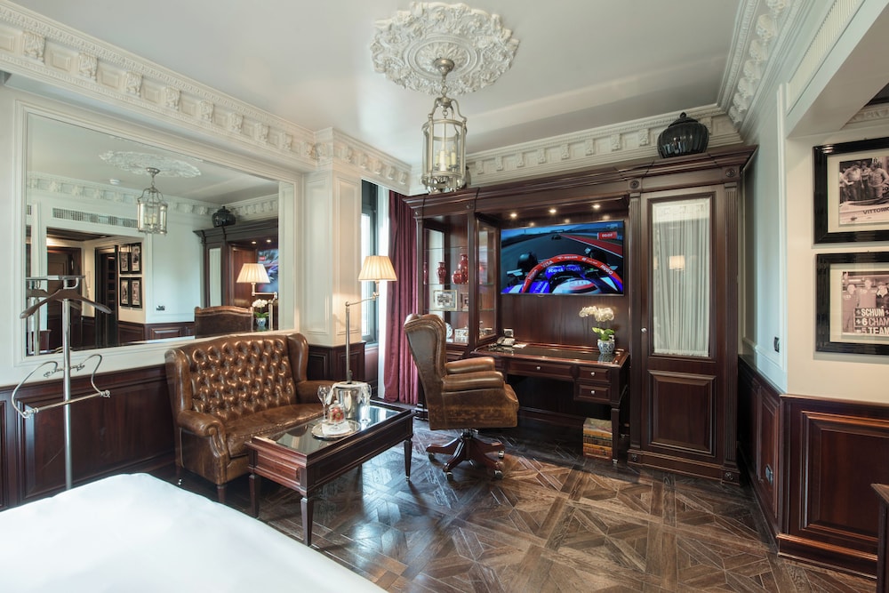 Executive Room - Photo 6