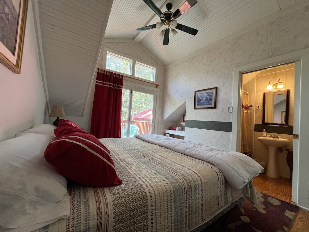 Room 8 photo 2