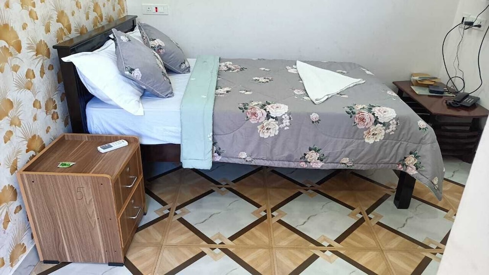 Basic Double Room photo 2