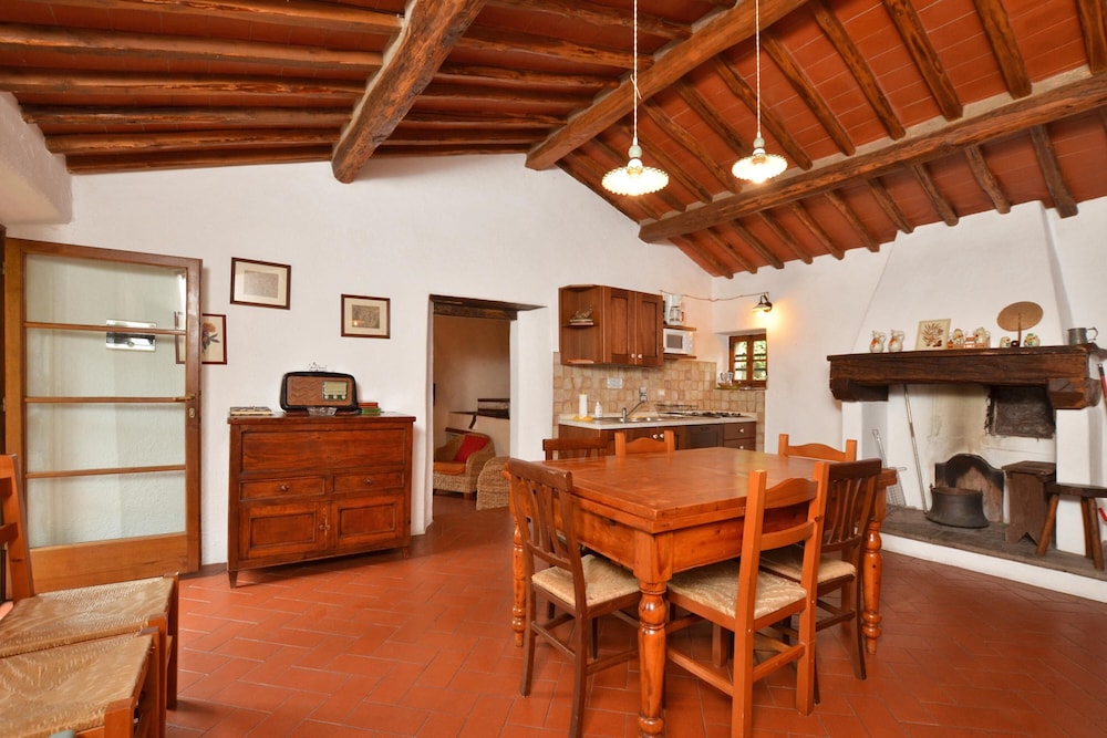 Villa photo 3