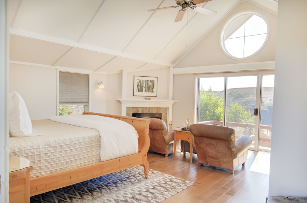 Deluxe Room, 1 King Bed