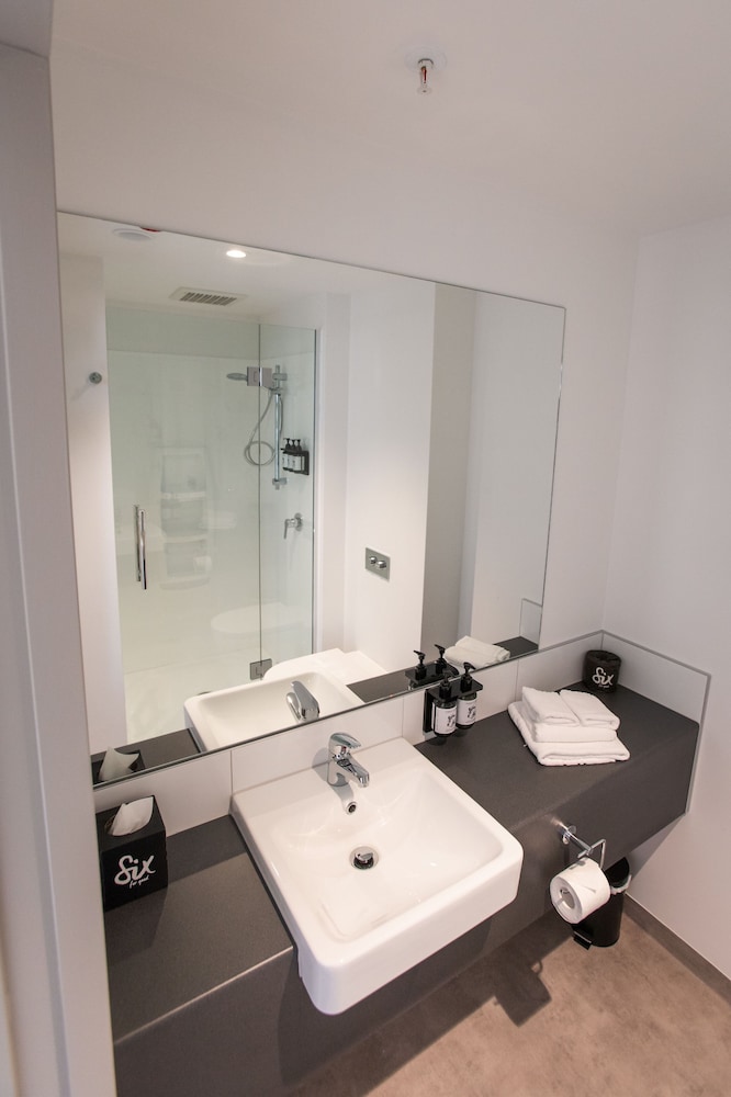 Studio Apartment - Photo 6
