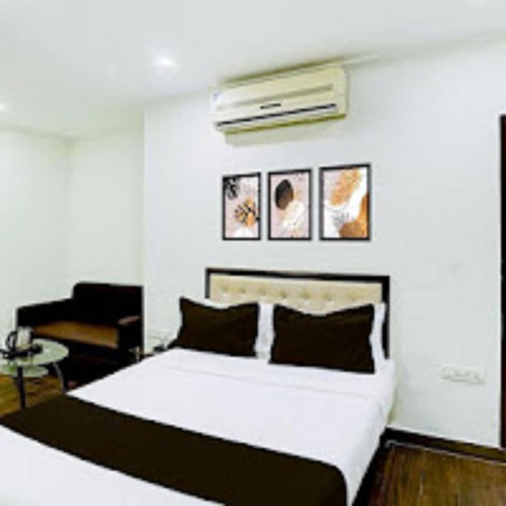 Standard Double Room, City View