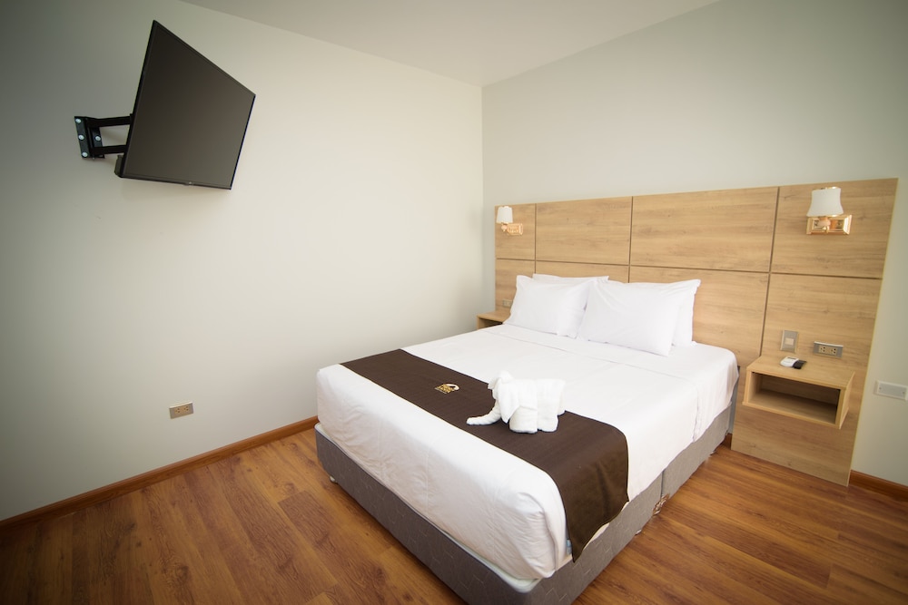 Basic Single Room, 1 Double Bed, Ensuite photo 2