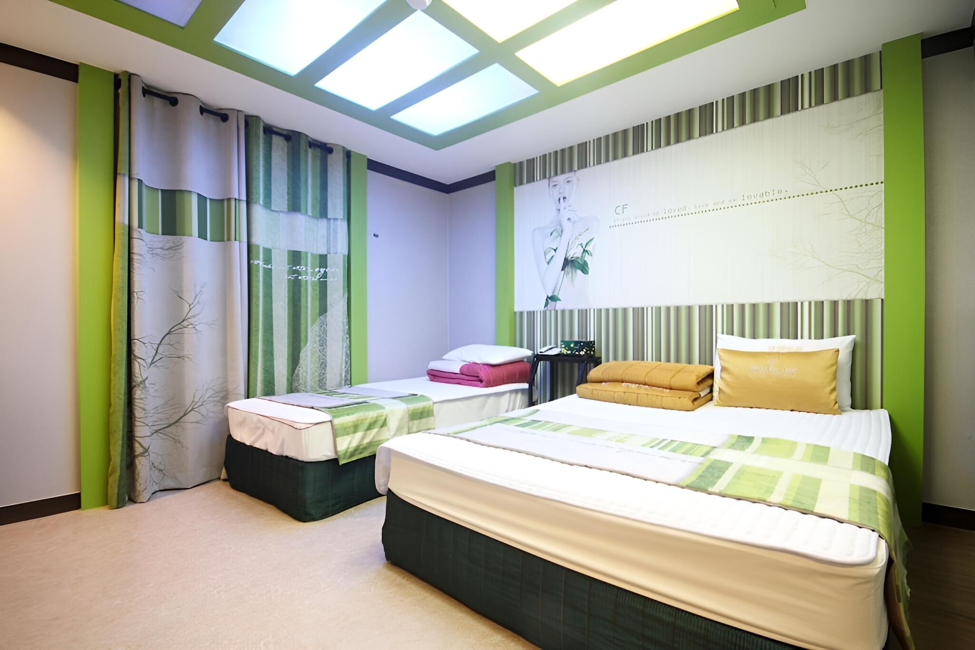 Room (Twin Room)