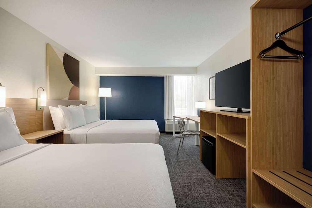Room, 2 Queen Beds, Accessible (Hearing) - Photo 3
