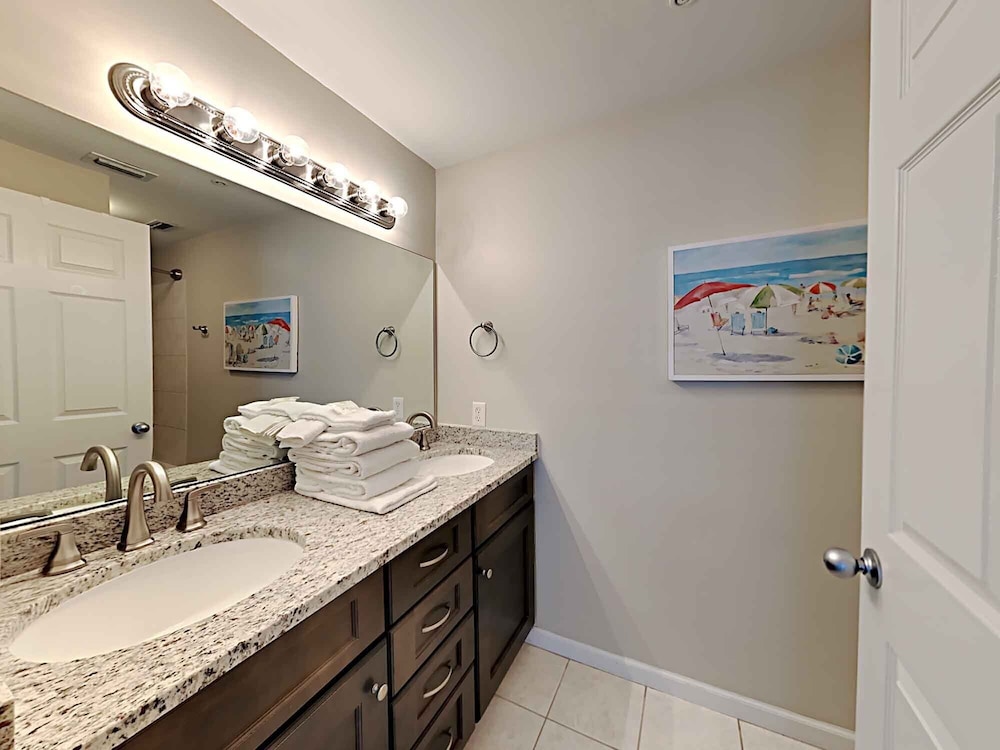 Condo, Multiple Beds, Balcony, Ocean View (#1110A - No Pets) photo 2