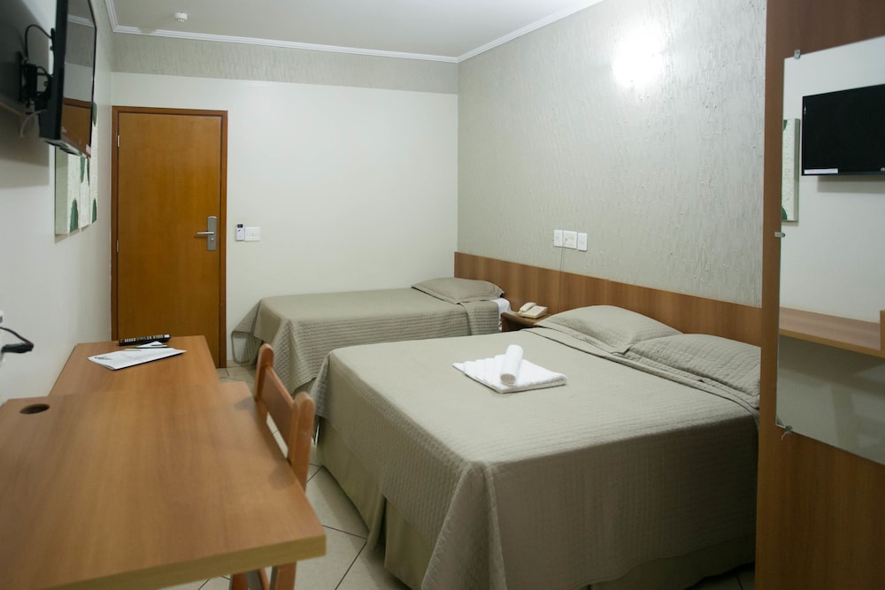 Standard Room, Multiple Beds photo 1