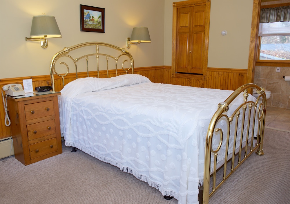 Standard Single Room, 1 Queen Bed, Non Smoking photo 1
