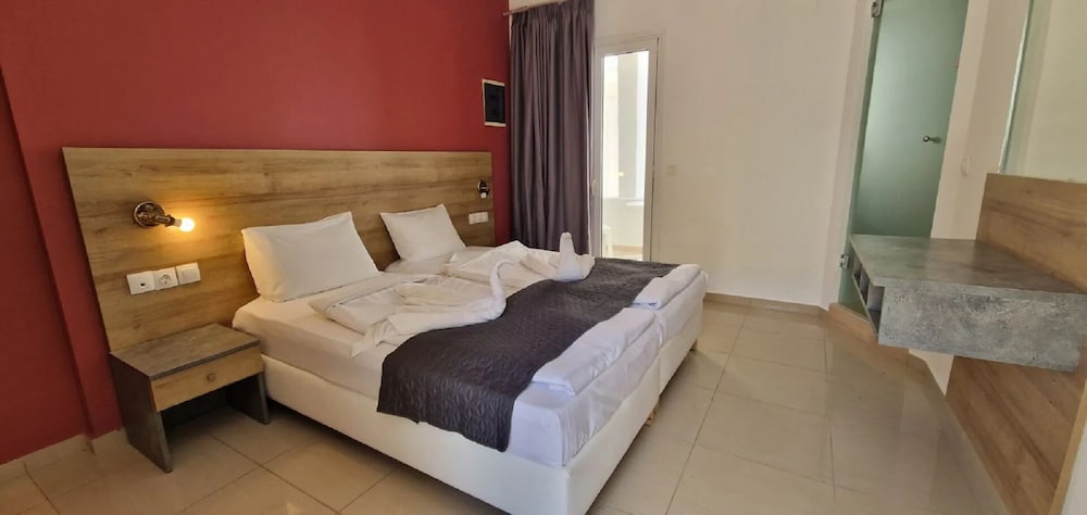 Double Room, Partial Sea View