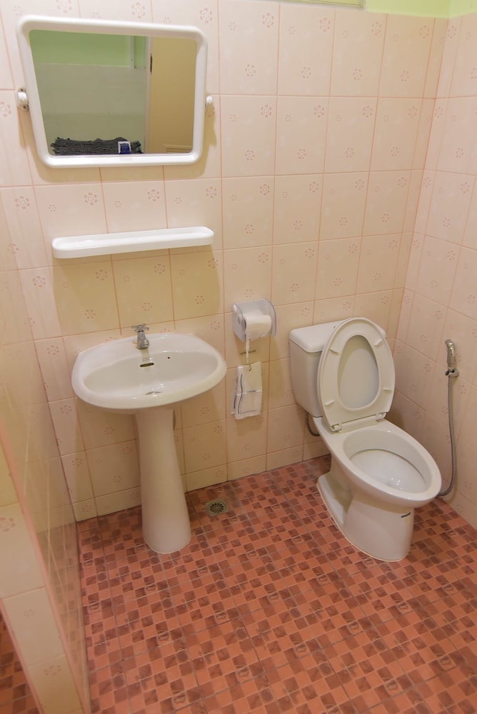 Basic Double Room photo 2