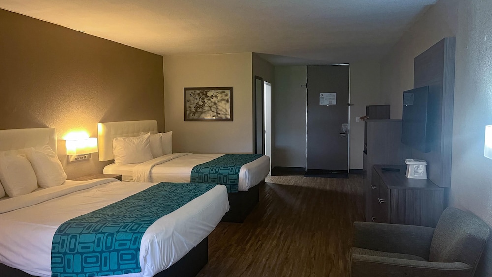 Standard Room, 2 Queen Beds, Non Smoking photo 2
