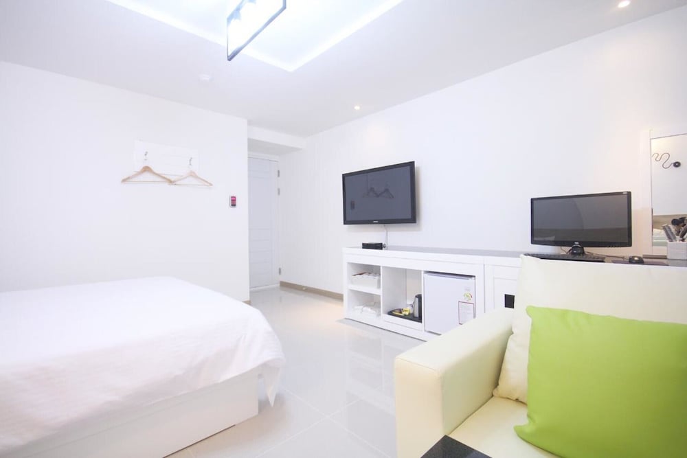 Room (Standard room) - Photo 12