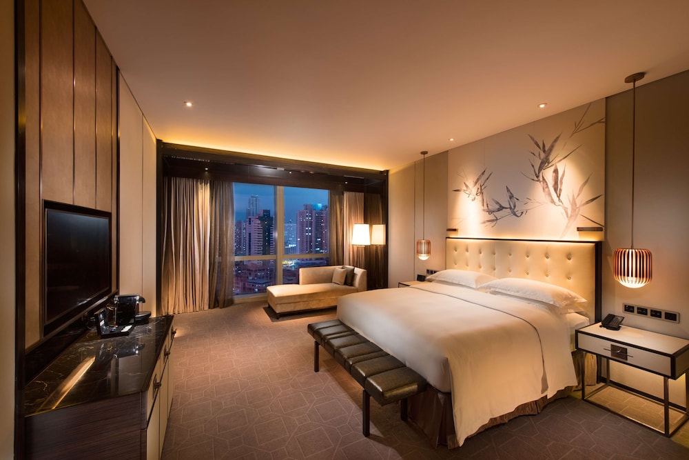 King One-Bedroom Suite