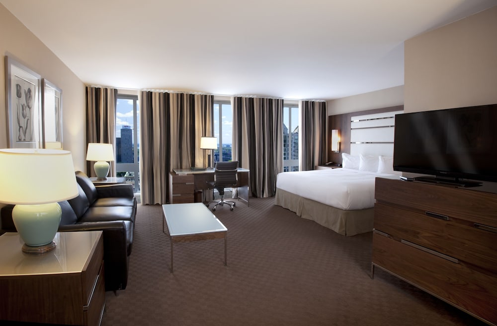 Junior Suite 2 Queen Beds with Sofa Bed - Photo 3