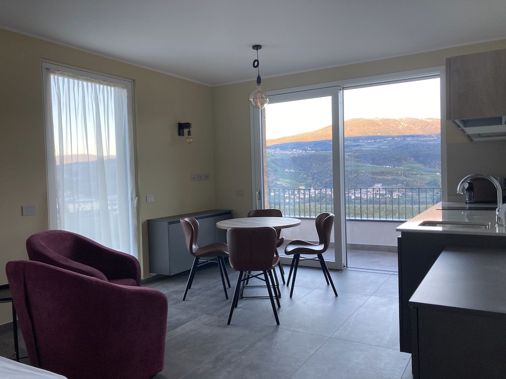 Romantic Apartment, 1 Double Bed with Sofa bed, Valley View, Tower