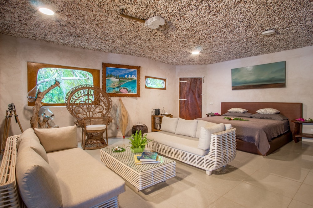 All Inclusive Private Bungalow 'Teahupoo' with Ensuite