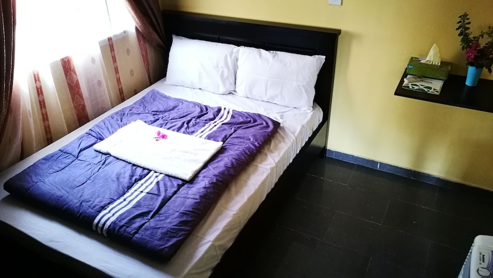 Business Room, 1 Queen Bed, Non Smoking photo 1