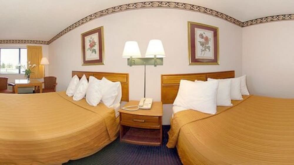 Room, 2 Double Beds, Accessible, Smoking - Photo 3