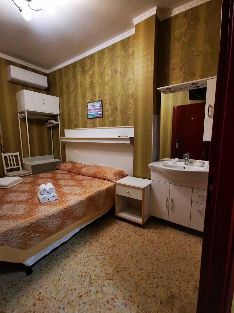 Single Room photo 2