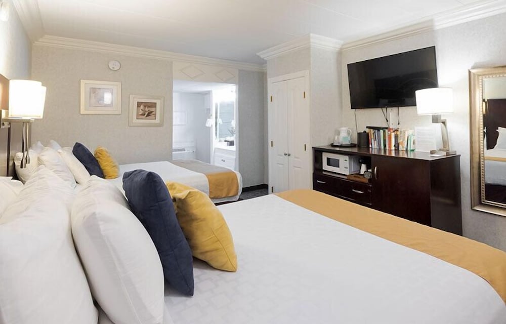 Standard Room, 2 Queen Beds, Courtyard Area