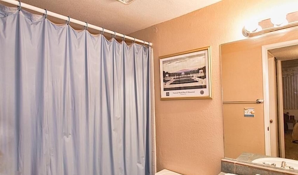 Condo, 2 Bedrooms photo 3