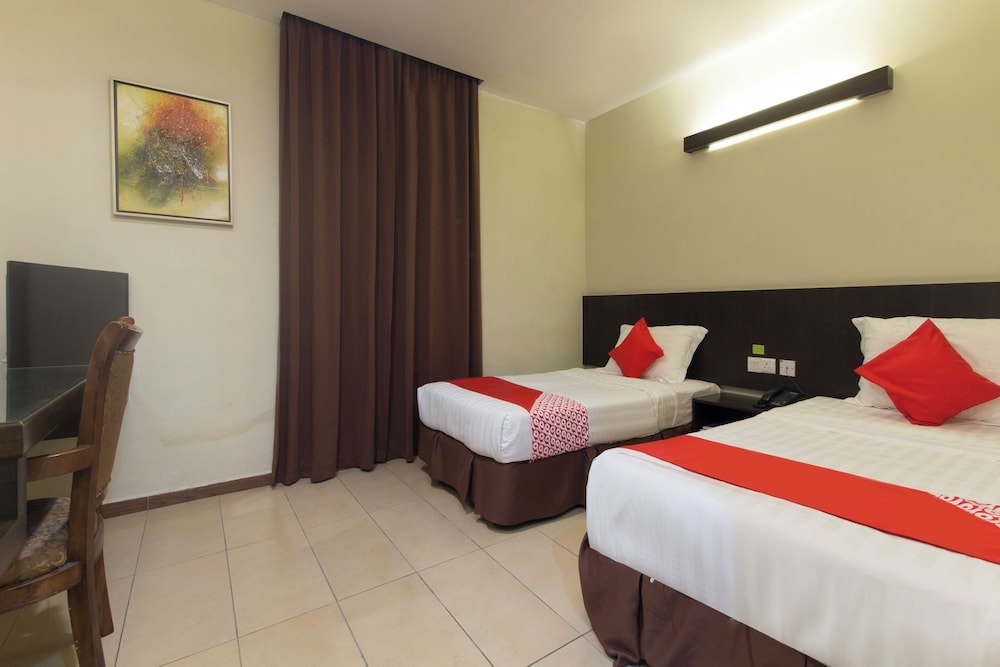 Standard Twin Room - Photo 3
