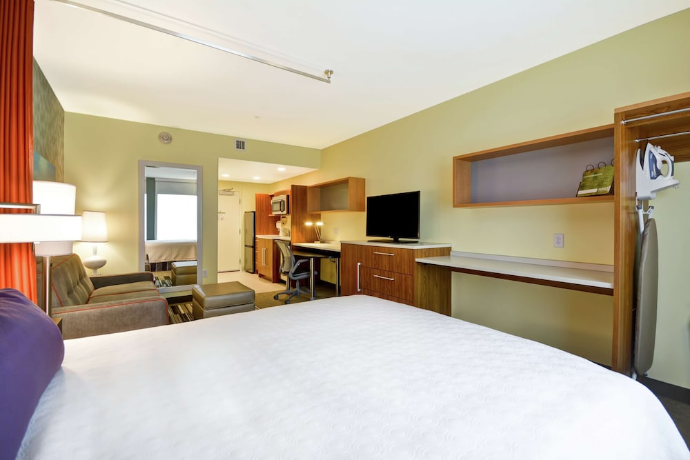 Studio, 1 Queen Bed, Accessible, Non Smoking (Hearing)