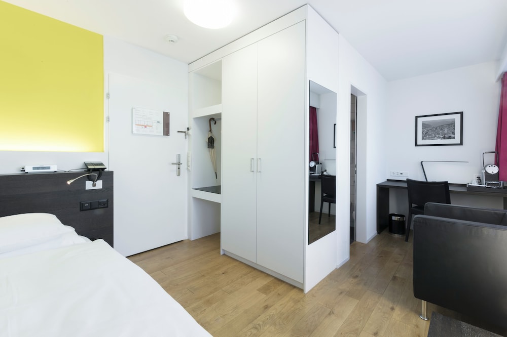 Standard - Single Room, Air Condition photo 3