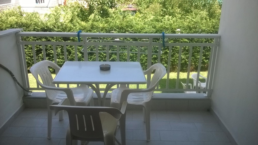 Apartment, Garden View photo 3