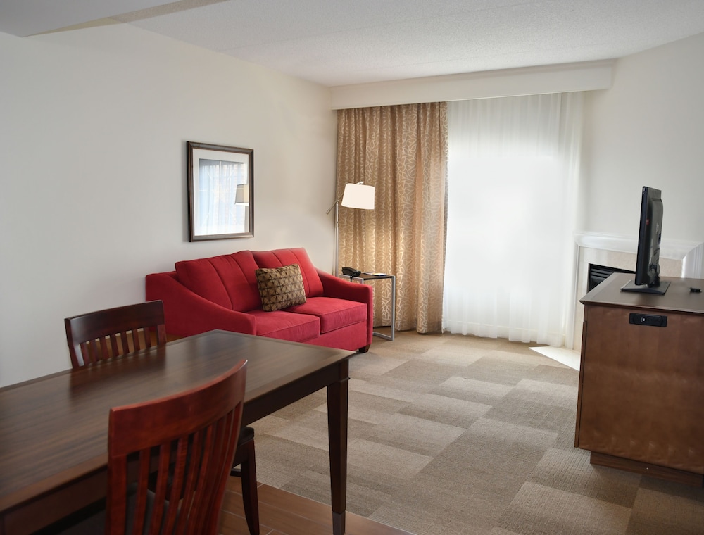 Suite, 1 King Bed - Photo 5