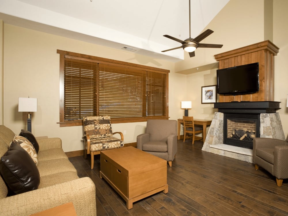 Condo, 3 Bedrooms