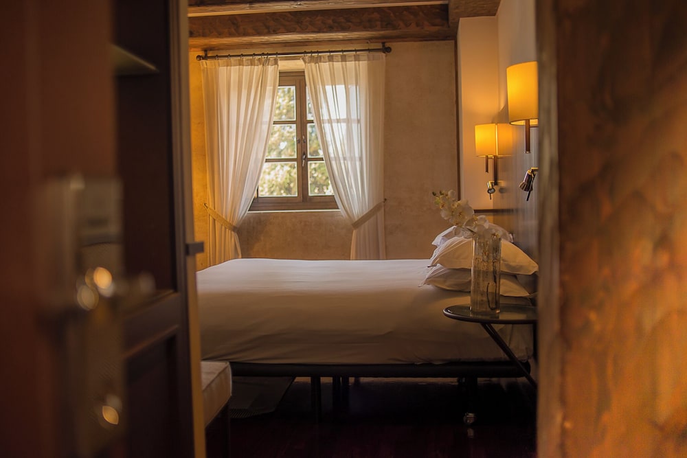 Deluxe Room - Photo 4
