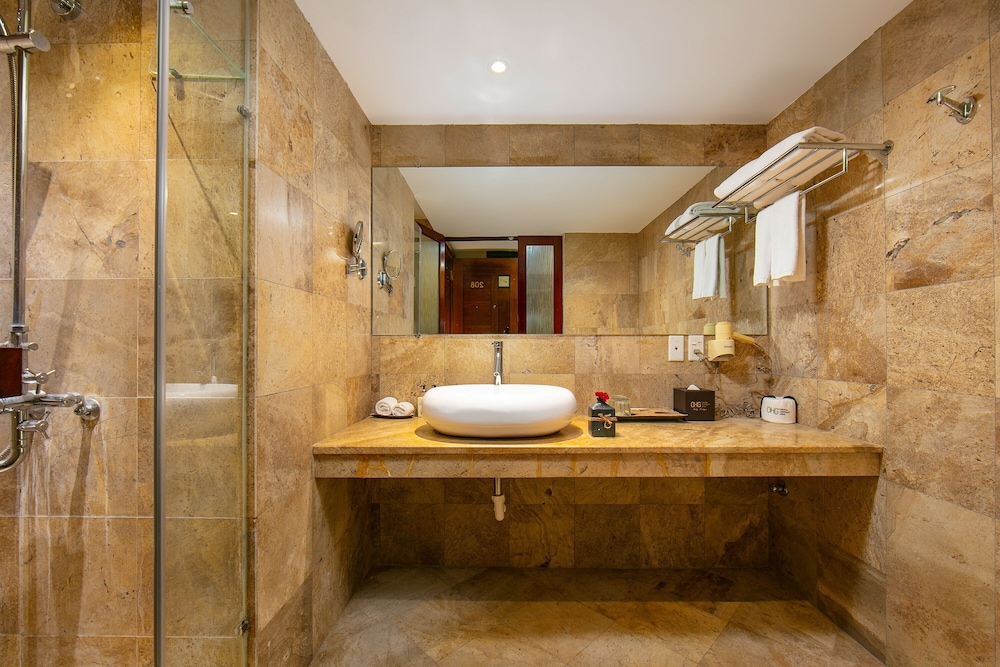 Deluxe Double Room With External Window photo 2