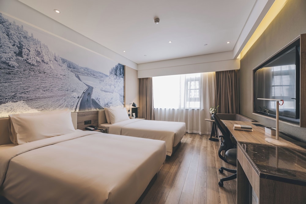 Executive Twin Room, City View