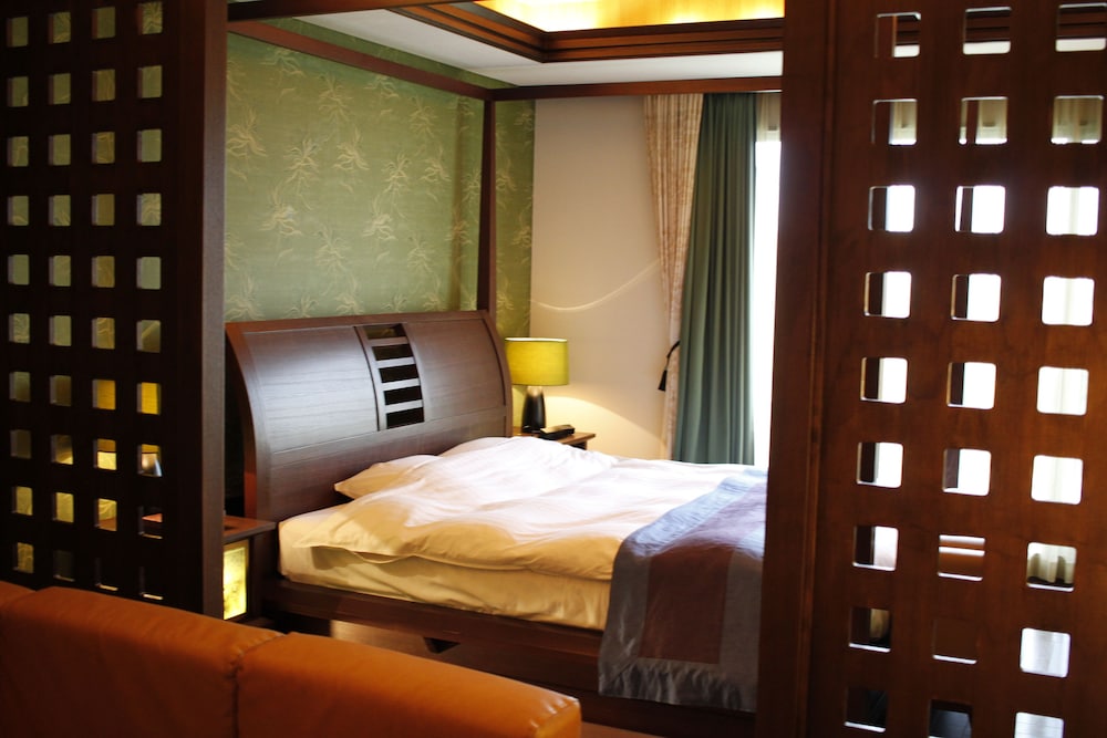 Luxury Double Room, 1 Queen Bed, Smoking, Sauna