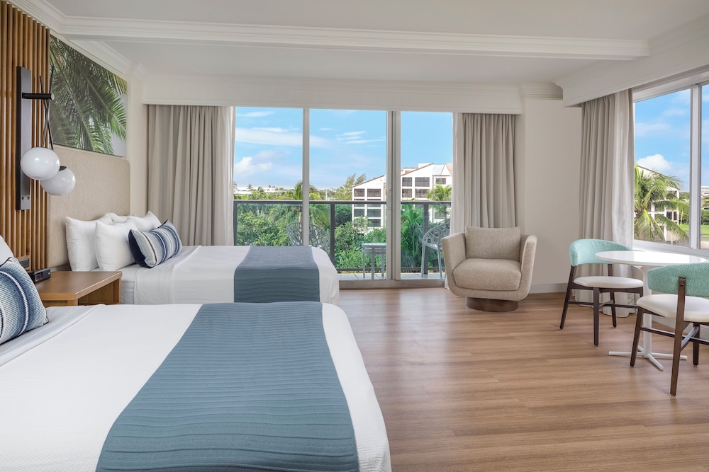 Room, 2 Double Beds, Accessible, Resort View photo 3