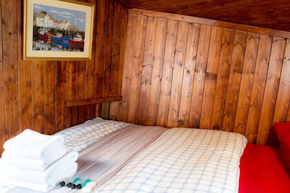 Double Room, Shared Bathroom (Outside Cabin) photo 1