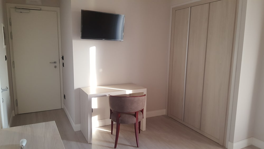 Deluxe Double or Twin Room, Terrace photo 3
