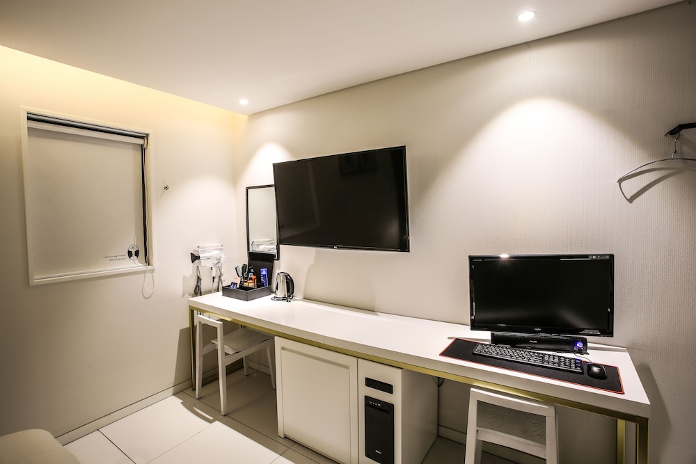 Standard Double Room - Photo 6