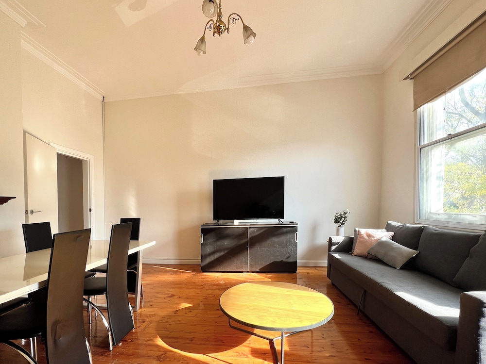 Deluxe Townhome photo 2