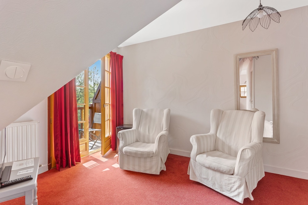 Executive Triple Room, Balcony photo 3