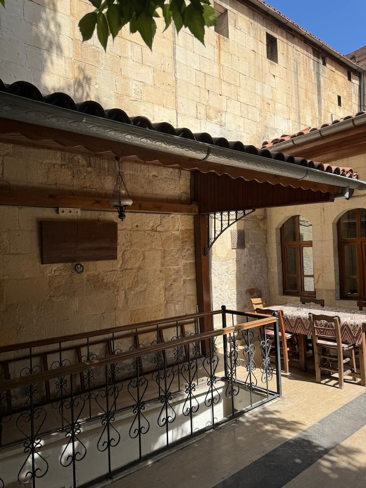 Standard Triple Room, Courtyard View photo 2