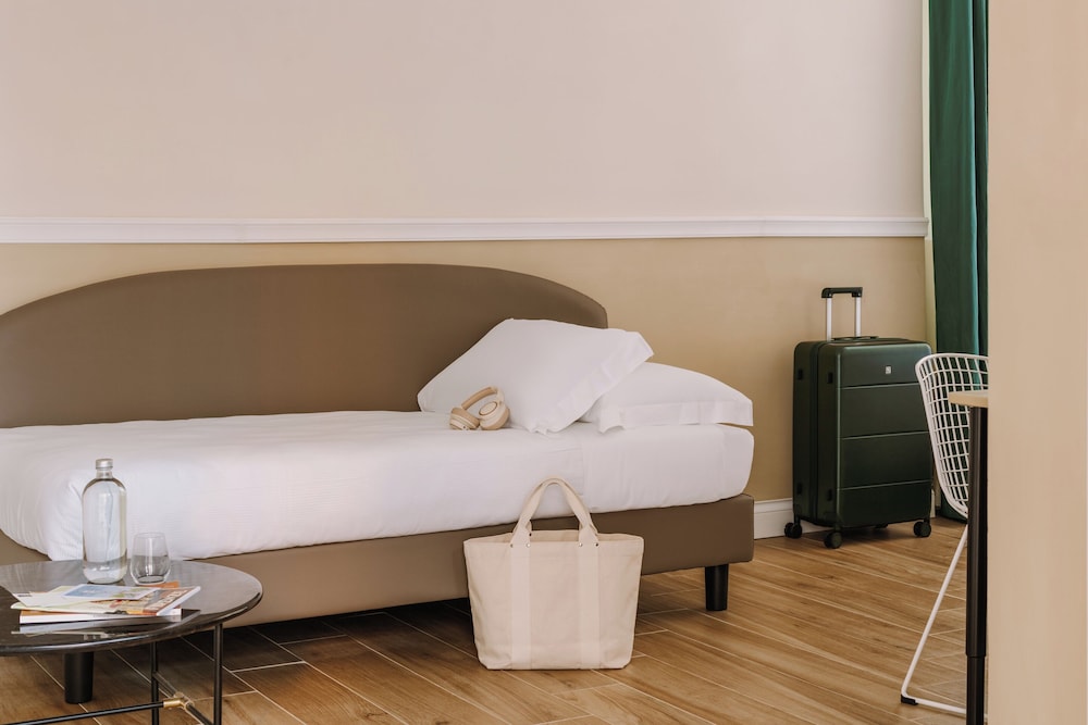 Superior Room, 1 King Bed With Sofa Bed, No View photo 3