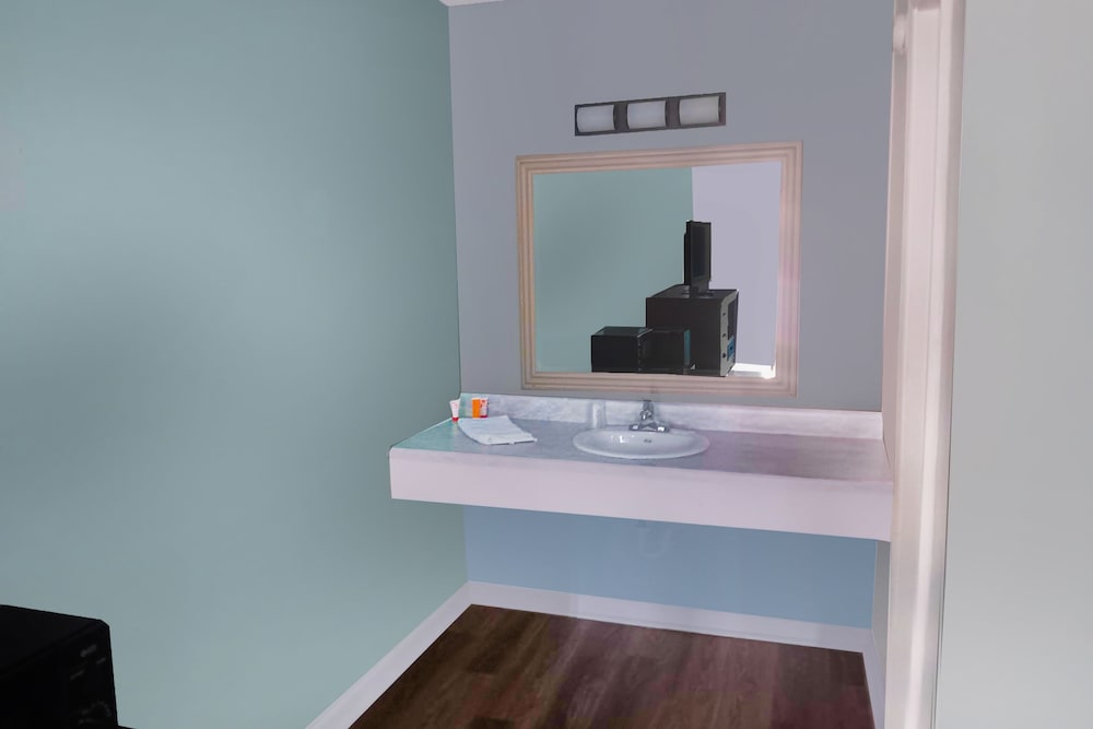 Room, 1 Double Bed, Smoking - Photo 4